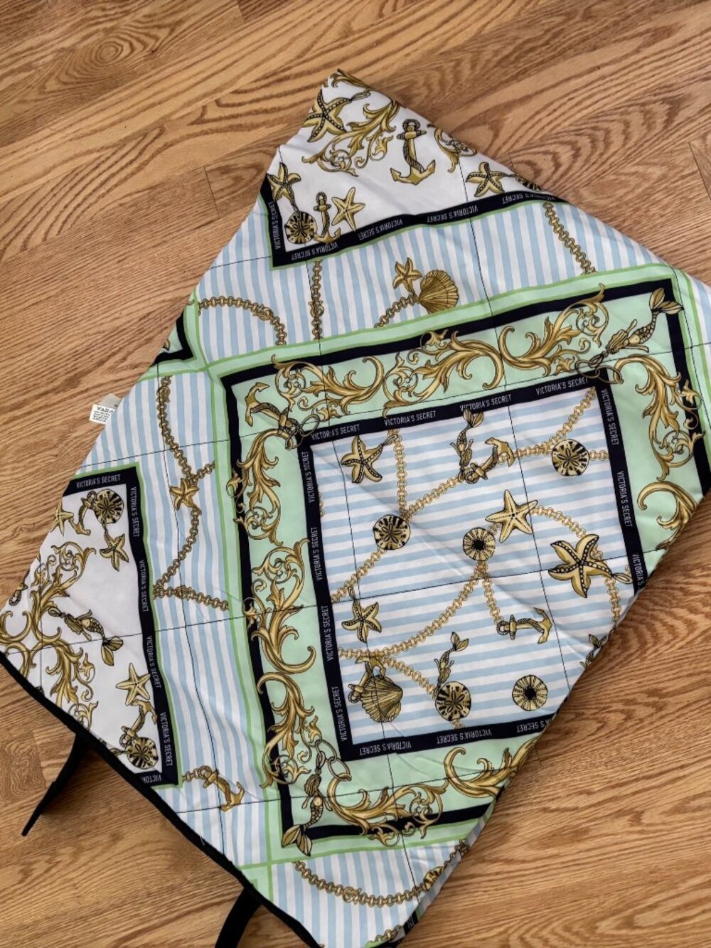 Baroque Travel Beach Blanket Picnic Park Sand Repelling Victoria's Secret NWT
